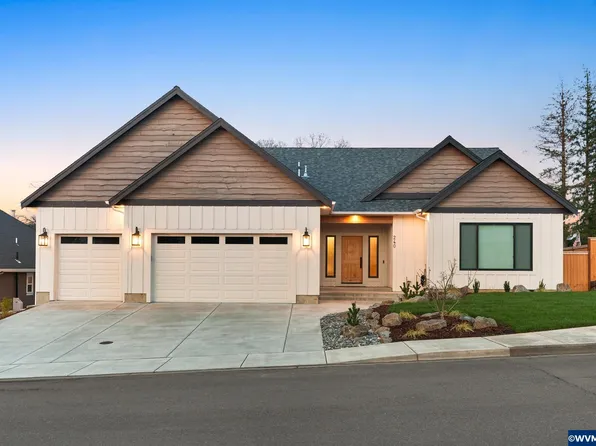 240 Iowa St, Silverton, OR 97381