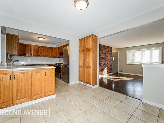 3rd image of 13459 Louise Dr