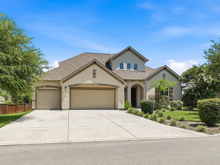 4438 Saddle Spur — Photo 3