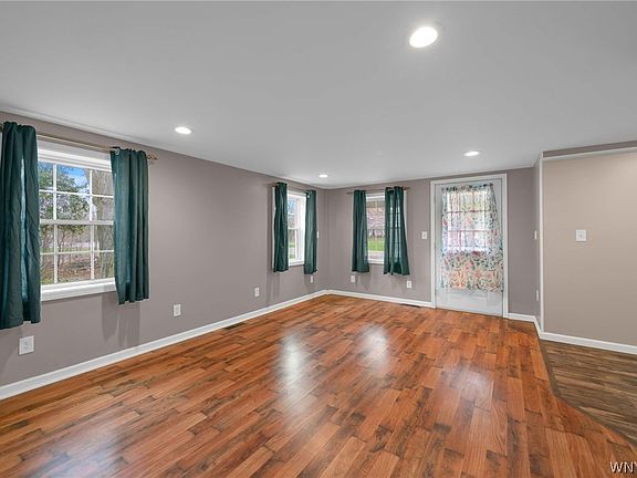 4th image of 8976 Wilkinson Rd