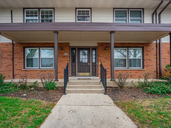 209 Washington Sq APT C, Elk Grove Village, IL 60007