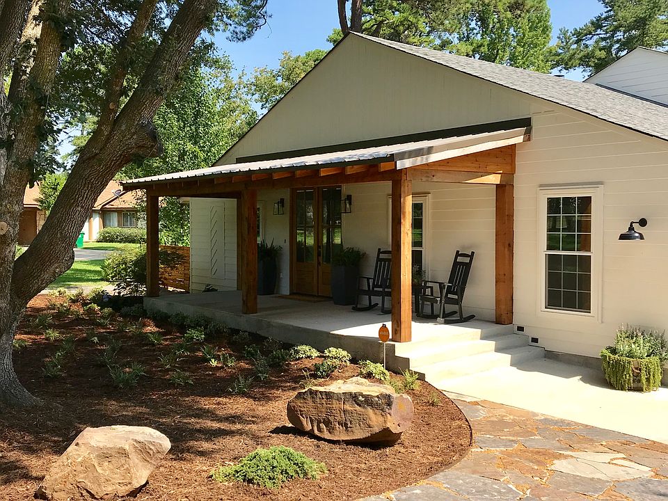 2nd image of 7 Oakridge Cir