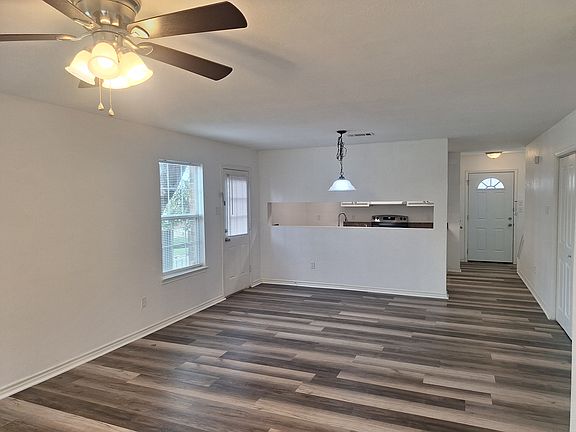 4th image of 2621 Lee Ave