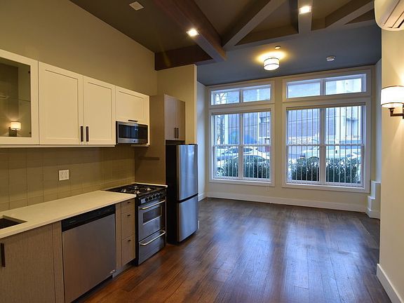 2nd image of 537 Park Pl APT 1F
