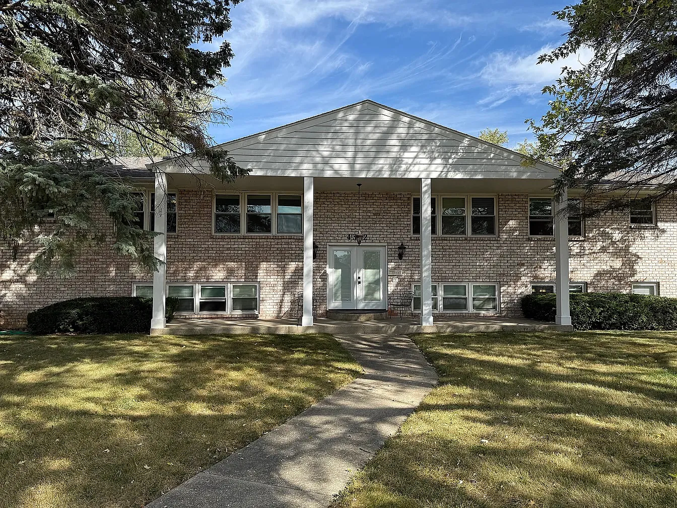 2 bed, 800 sqft, $1,100 — Photo 1