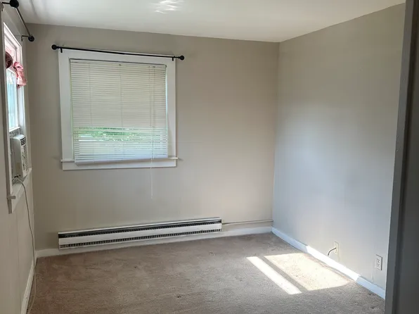 402 E High St APT 1, Urbana, IL 61801
