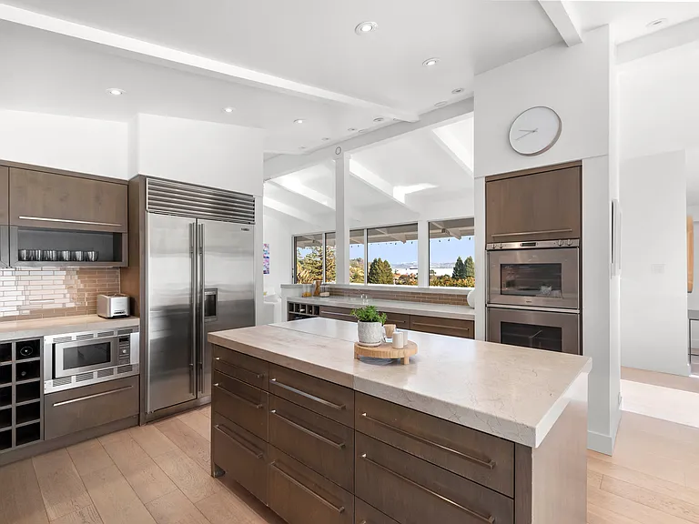 Gourmet Kitchen