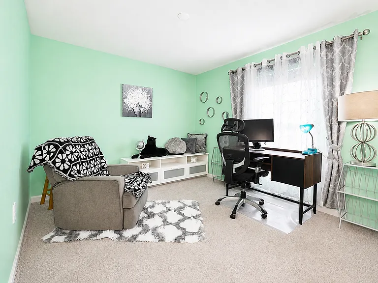 2450 McKinley Dr — Photo 13