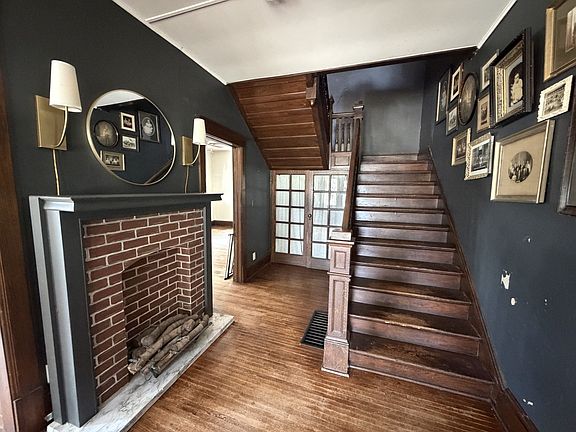3rd image of 409 S Chestnut St