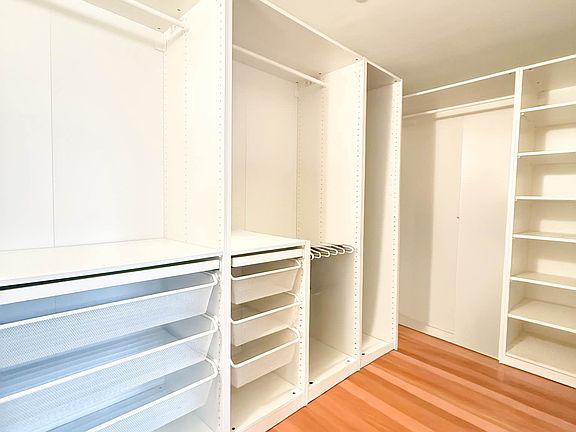5th image of 44 Berry St APT 4F