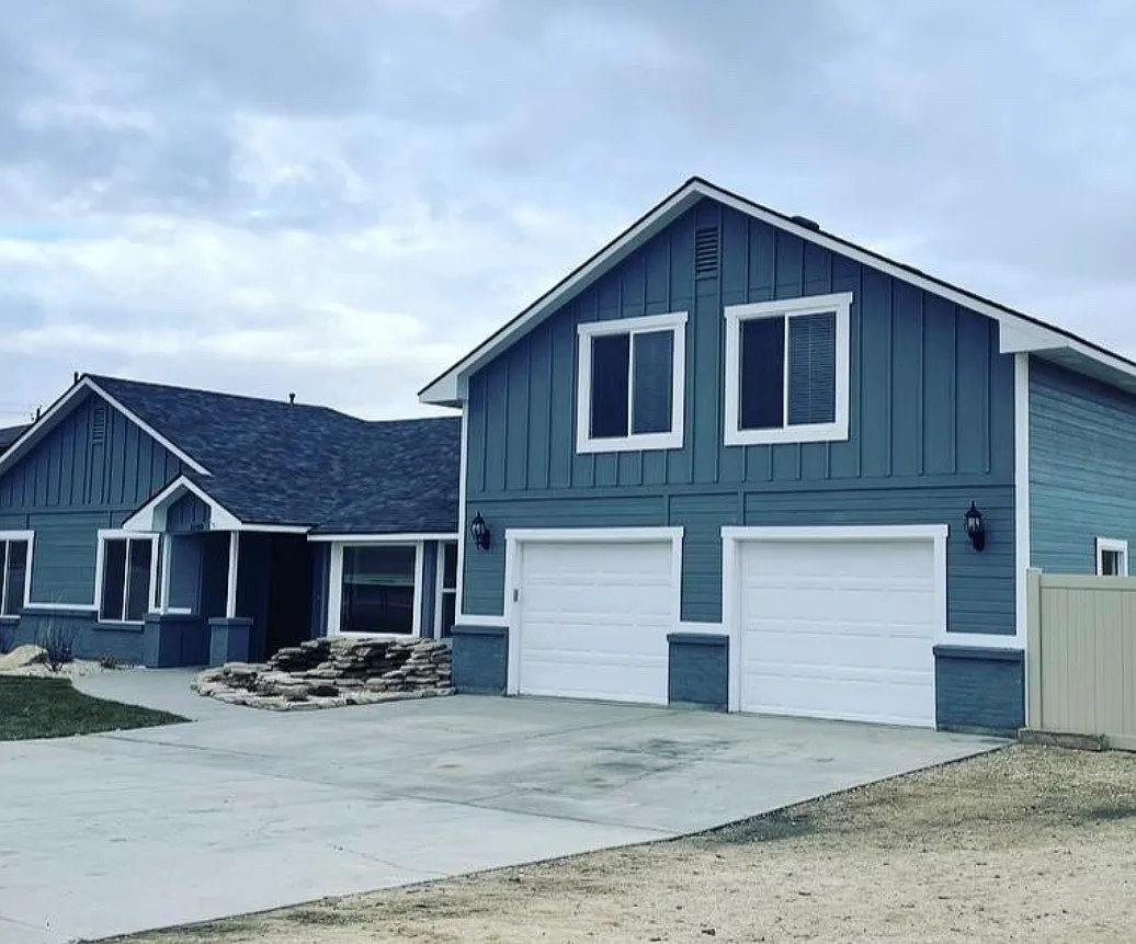 5 bed, 2554 sqft, $2,850 — Photo 1
