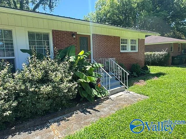 412 Ewing St NW — Photo 2