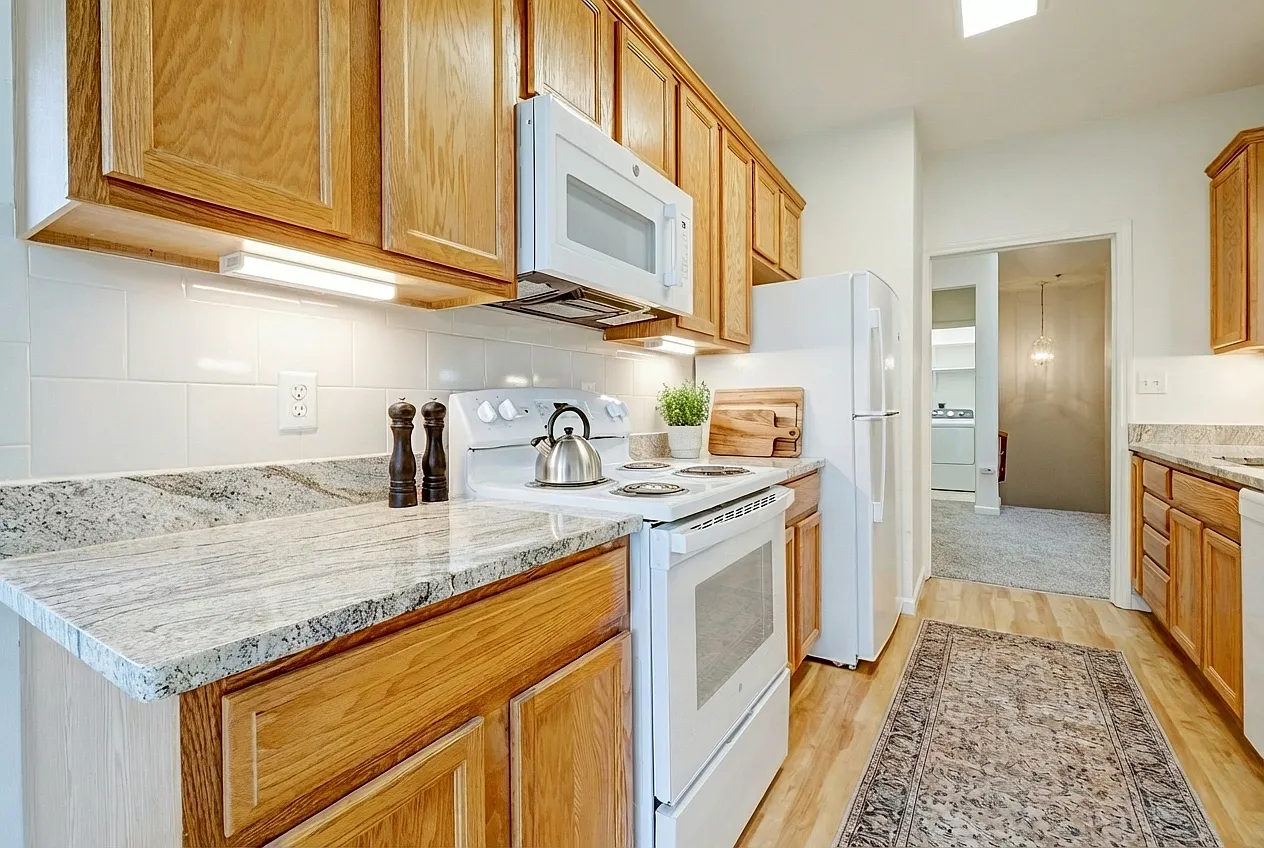 Westmount Apartments — Photo 3