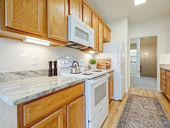 3rd image of 650 Primrose Ln #637