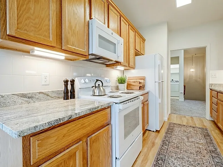 Westmount Apartments — Photo 3