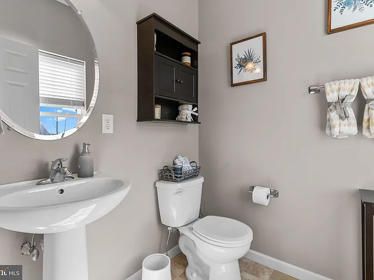 2109 Hayward Ave — Photo 8