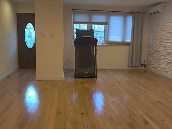 5th image of 2709 Mill Ave APT 2