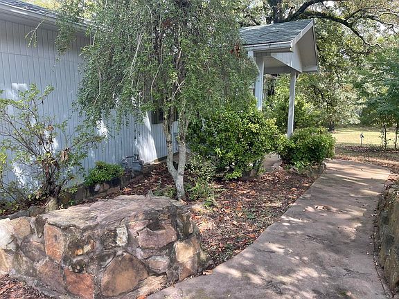 4th image of 350 Round Mountain Ln