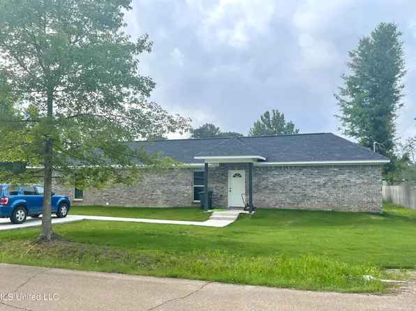 101 Robin Ln, Richland, MS 39218