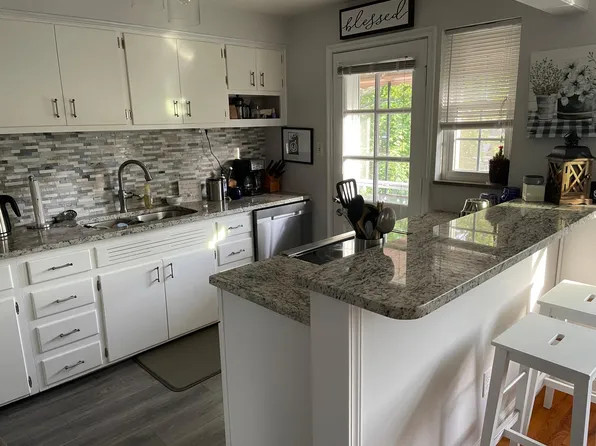 2126 Harwitch Rd, Upper Arlington, OH