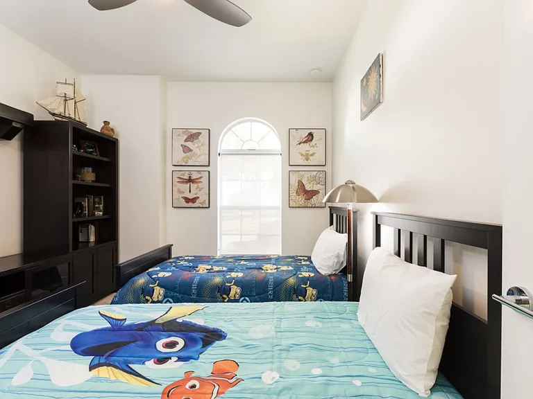 7424 Sparkling Ct — Photo 15