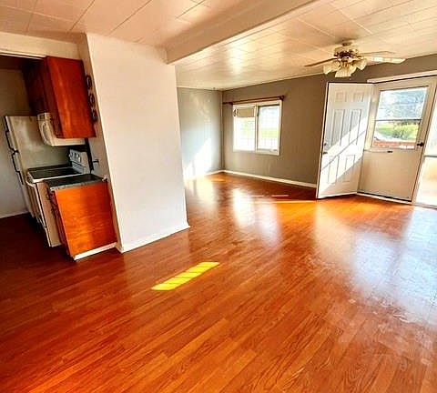 4th image of 504 Stovel AVENUE W
