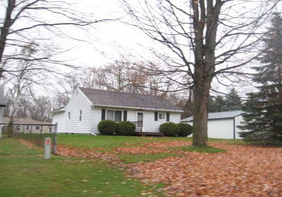 1st image of 178 Newtown Ave