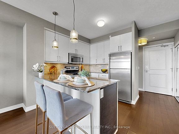 3rd image of 3563 Lake Shore Blvd W #707