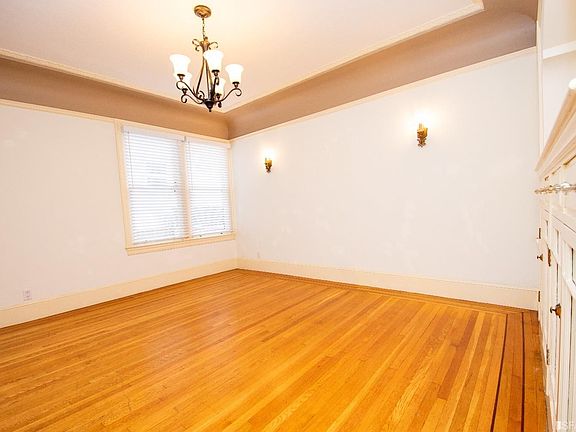 2nd image of 126 Bernard St