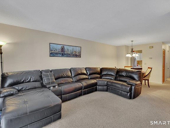 3rd image of 827 Oronoke Road APT 5-1