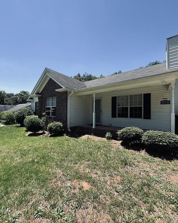 1st image of 14 Brandt Dr