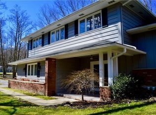 67 Morningside Dr, Chagrin Falls, OH 44022