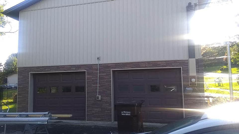 2nd image of 225 Newport Rd