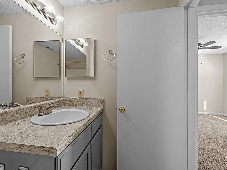Moses Court (1 Bed x 1 Bath)