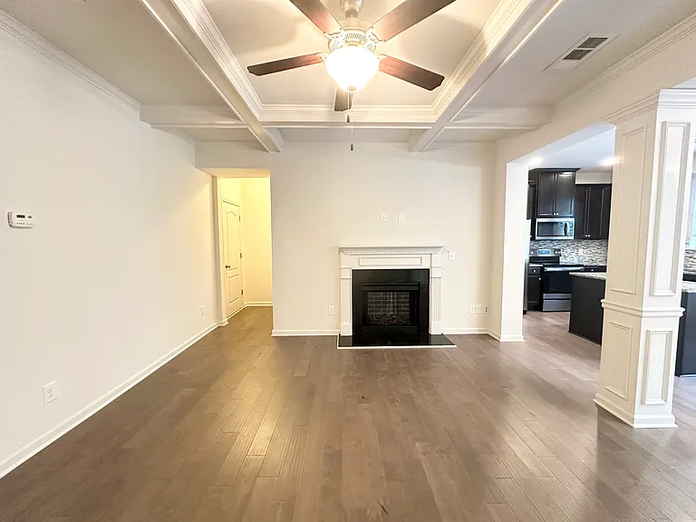 1780 Paxton Dr — Photo 6