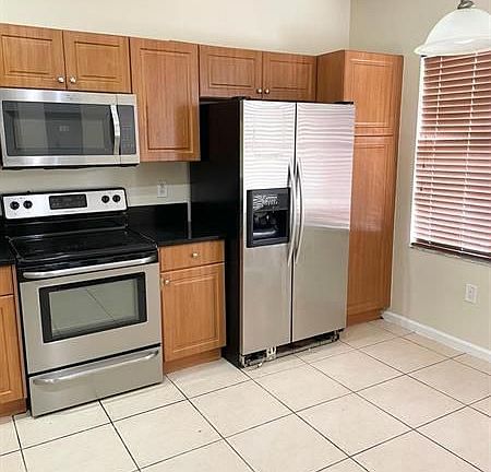 2nd image of 2524 SW 83rd Ave #102