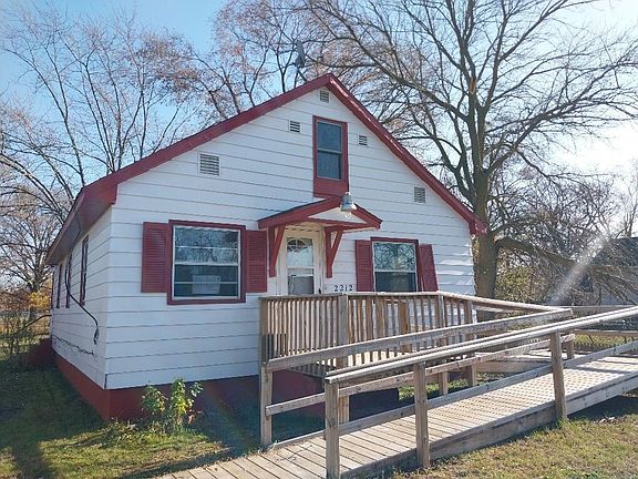 2nd image of 2212 Jarman St