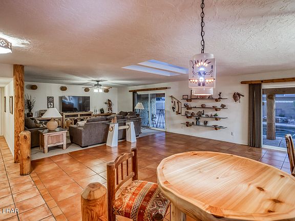 4th image of 2165 Rudolph Dr