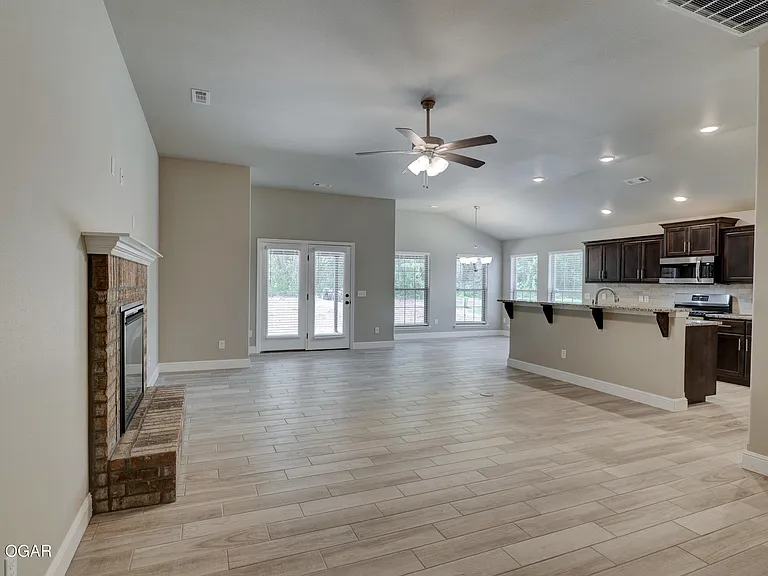 2632 S Lois Ln — Photo 5