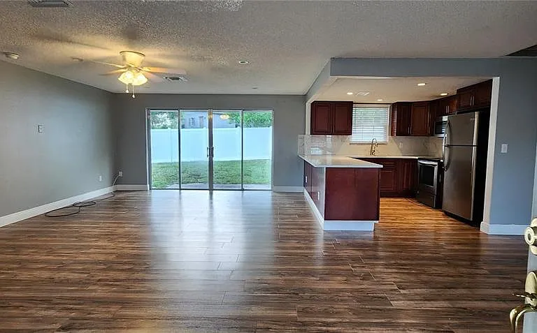 2408 Kimberly Dr — Photo 6