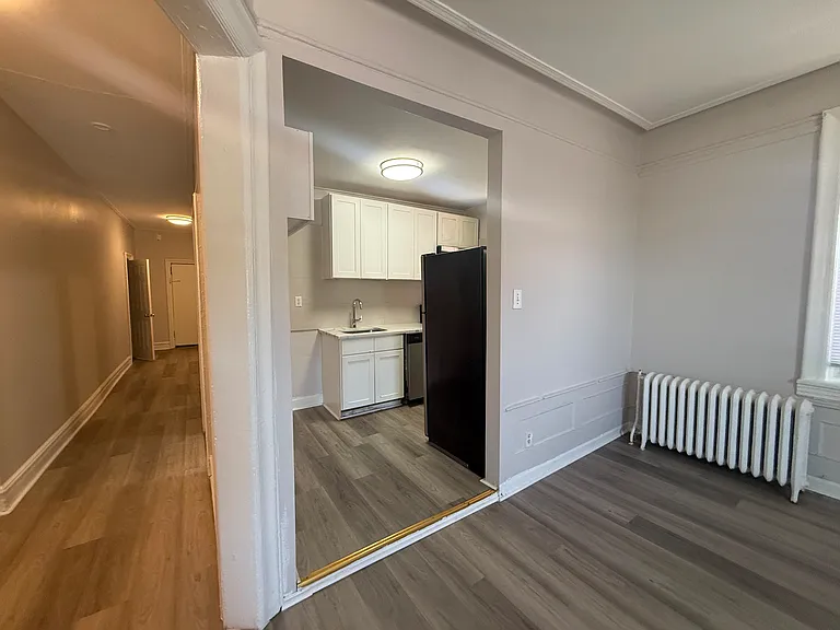 629 Bergen Ave #203 — Photo 7