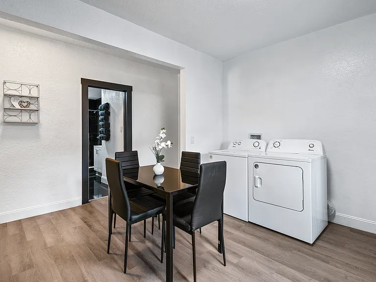 209 W Gladys St #2 — Photo 15