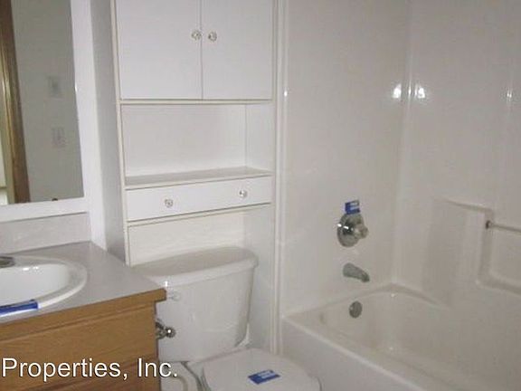 4th image of 7811 64th Pl NE
