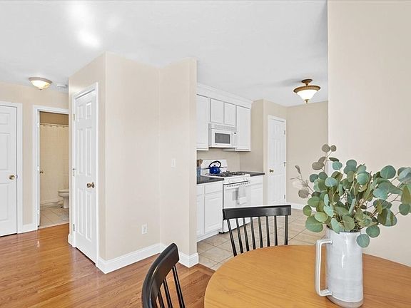 4th image of 468-470 Sea St