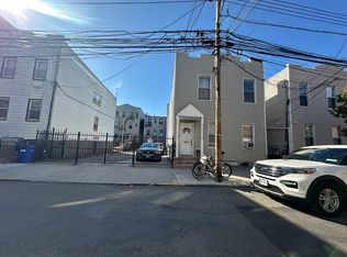 25-44 22nd St #2, Astoria, NY 11102