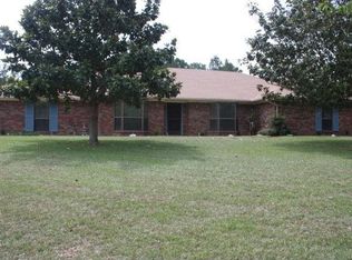 100 Windy Lake Cir, Vicksburg, MS 39183
