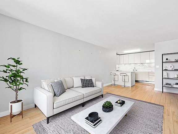 3rd image of 322 W 57th St APT 31F1