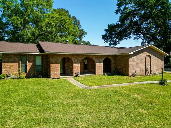 1612 Pope Cir, McComb, MS 39648