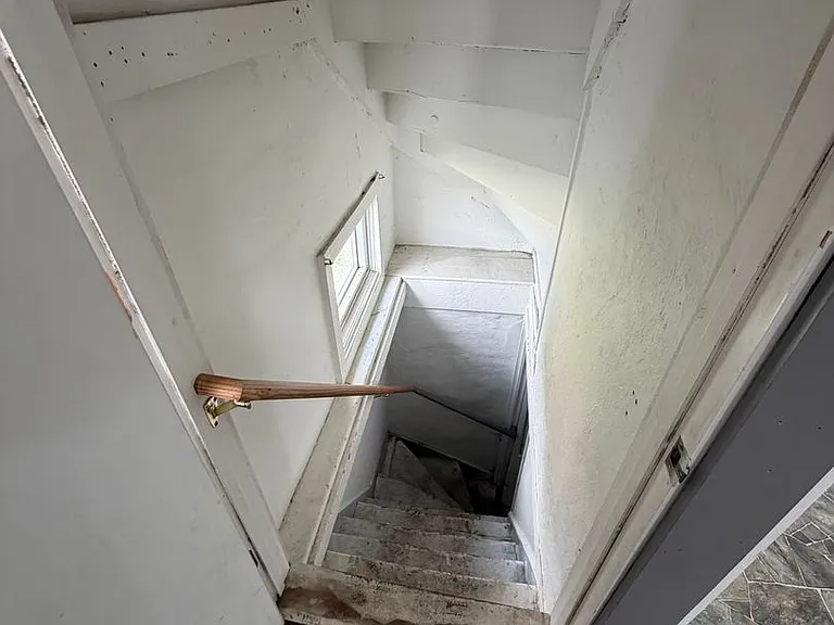 917 Gilbert Ct — Photo 15