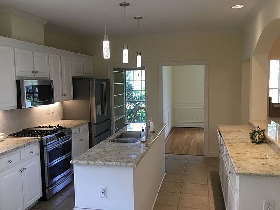 4th image of 112 Kensington Ct